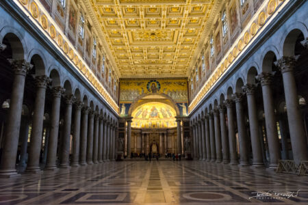 Interno Della Basilica Di San Paolo Fuori Le Mura